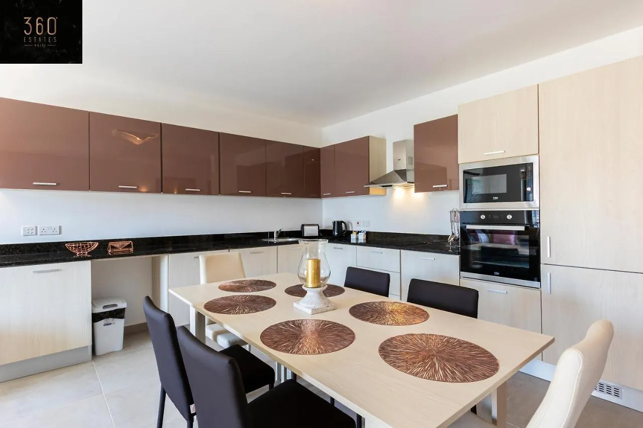High-End Central Apt With Comfy Beds & Super Wifi By 360 Estates San Gwann
