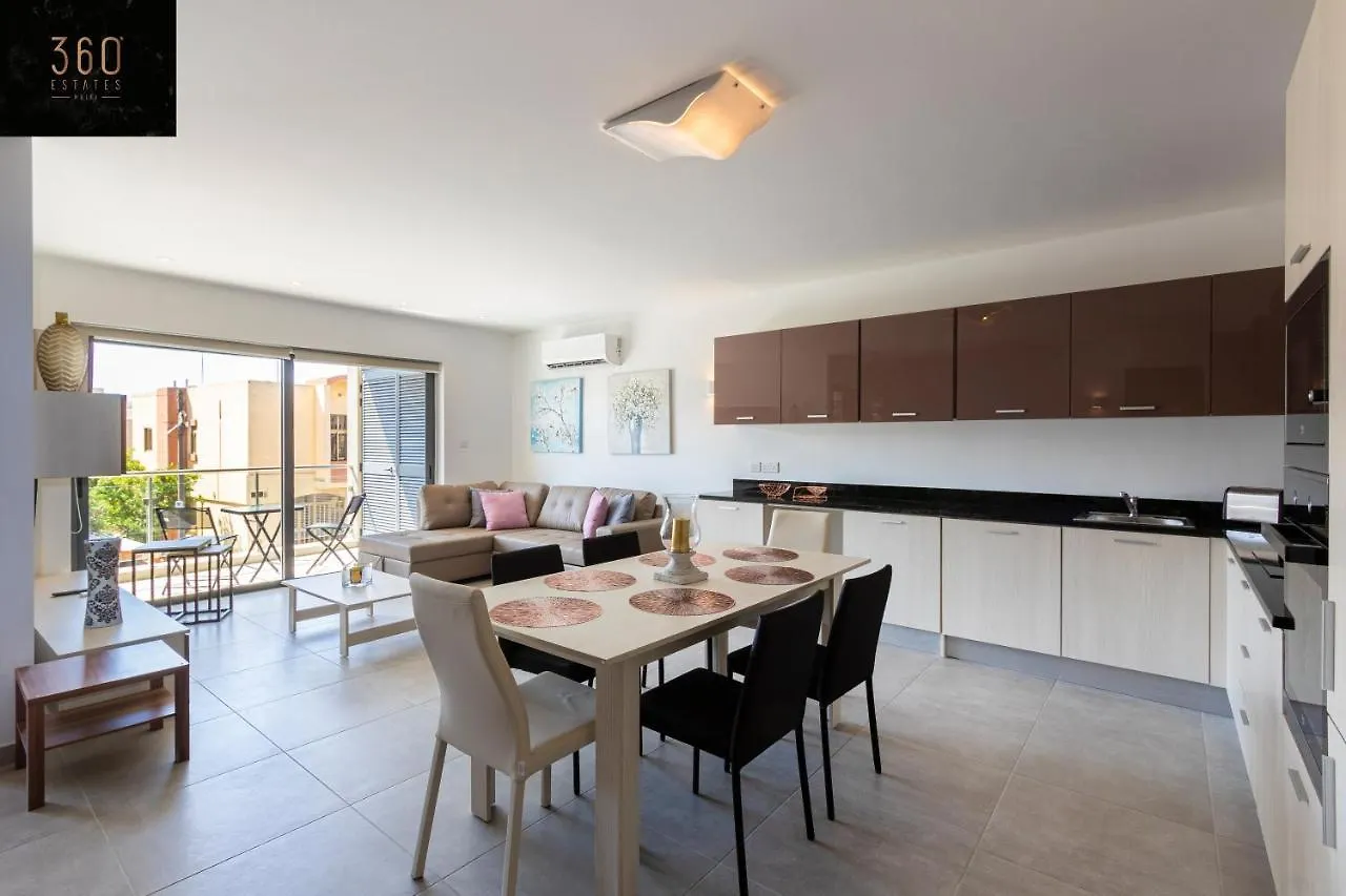 Apartment High-End Central Apt With Comfy Beds & Super Wifi By 360 Estates San Gwann